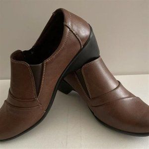 Air Flex Women’s Brown Slip-ons with Heels Size  9.5W